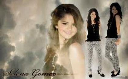 000983 - Selena Gomez