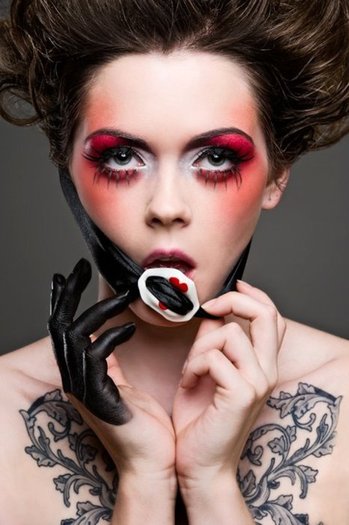 alternative-red-makeup