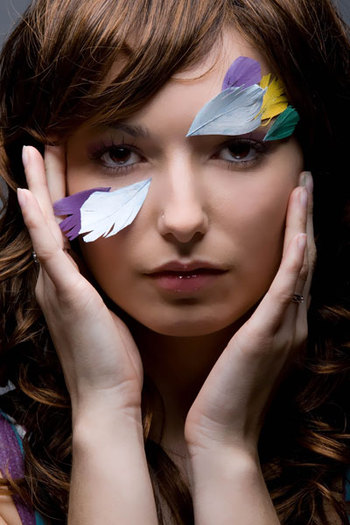 Bird-Feathers-Causignac-Marion-Make-up-artist