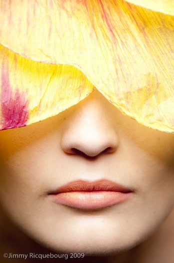 Flower-Petals-Causignac-Marion-Make-up-artist