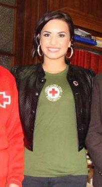 31660_395902599773_345361079773_3920818_2039000_n - club demi lovato