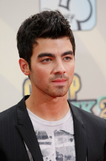 Da...Taylor...A rapit-o pe Miley... - oo2