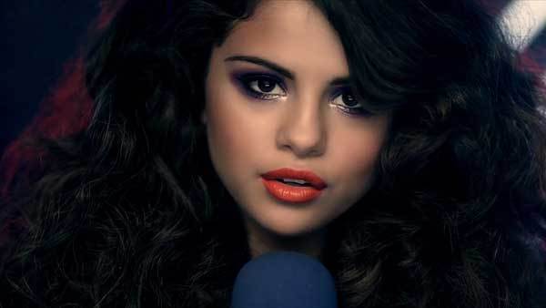 Love Selena like a love song