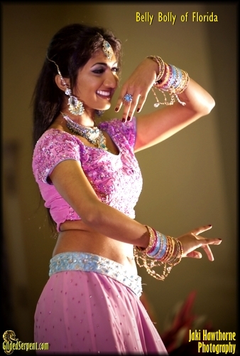 BellyBollyFL - Dansatoare indience