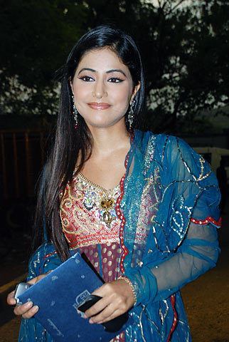 41258235_YDHIBHACV - xxHina Khan-Aksharaxx