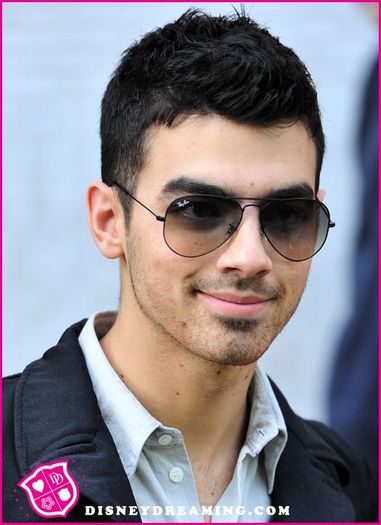 Joe-Jonas-UK-June-2011 - Joe Jonas