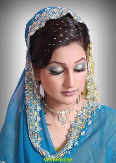 smokey-glitter-bridal-makeup-3 - Podoabe indiene