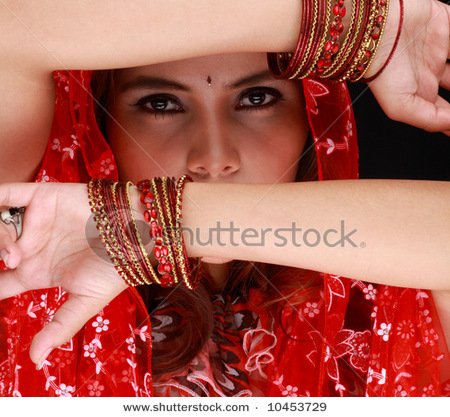 stock-photo-portrait-of-a-middle-eastern-dancing-beauty-with-sexy-eyes-staring-at-you-10453729 - Podoabe indiene