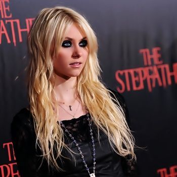 taylormomsen_ORG-thestepfatherpremiere-2009-037