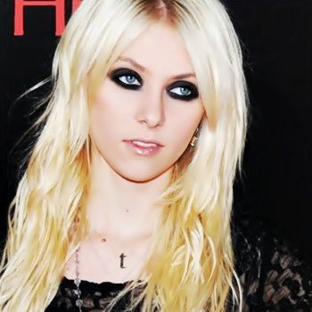 taylormomsen_ORG-thestepfatherpremiere-2009-85