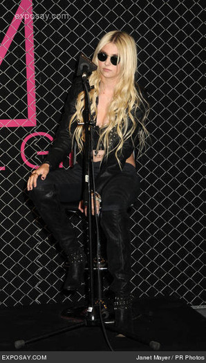 taylor-momsen-material-girl-clothing-line-1zCnhP