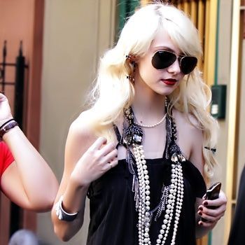 Taylor-momsen-on-Gossip-Girl-September-1-taylor-momsen-7990485-1460-2500 - xx Album pt Tinnasmagicworld