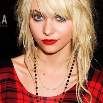 TM-taylor-momsen-7409218-1703-2560