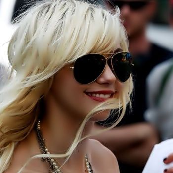 TM-taylor-momsen-7633089-443-600