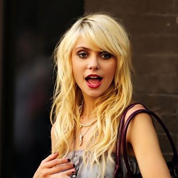 TM-taylor-momsen-7645187-1766-2560