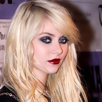 TM-taylor-momsen-8080925-1466-2200