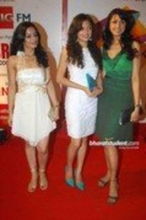 37706649_ZVRGBGRMM - Drashti Dhami sau Dr Muskaan Chadda
