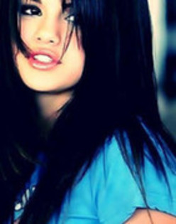 41514463_SMYOVFCBS - Selena Gomez