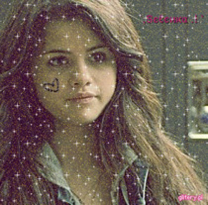 41662169_TYQOWMSKV - Selena Gomez