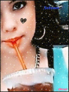 41775713_HLDCZGEJP - Selena Gomez