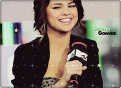 41873639_CBSSPBSMI - Selena Gomez