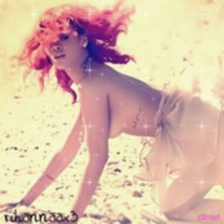 39434545_XYFSPIZRY - Rihanna
