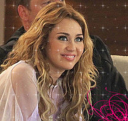 36110277_YCUWAELDC - Miley Cyrus