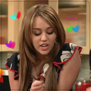 41945017_NQTXEUTWB - Miley Cyrus
