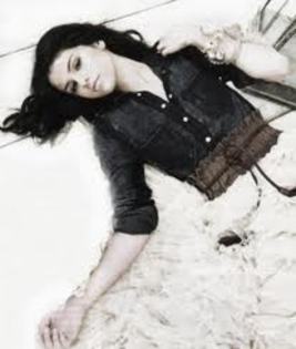 4413165 - Selena Gomez