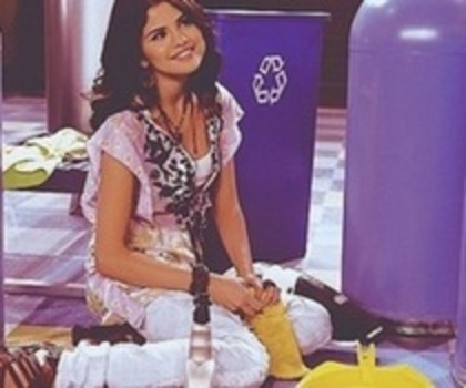 41065437_METSOIQAK - Selena Gomez