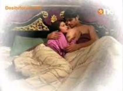 40702920_QMNWAKLXI