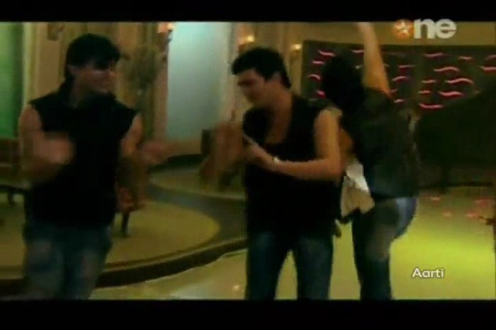 FmOGF - DILL MILL GAYYE DHANNO KAPZ