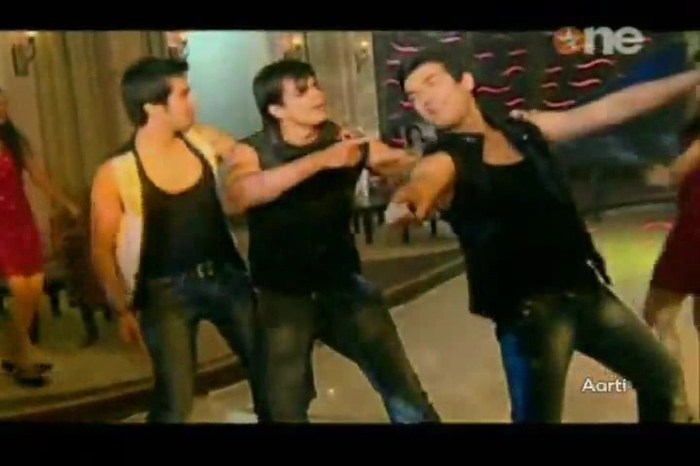 hsUAd - DILL MILL GAYYE DHANNO KAPZ
