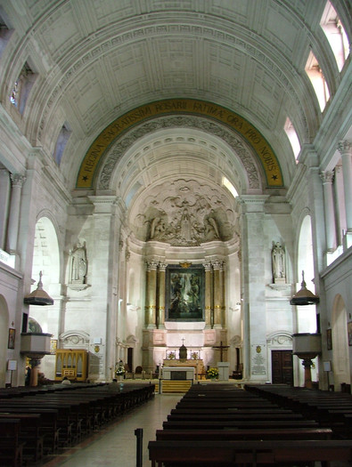 interiorul biserici - SANTUARIO DI MADONNA DI FATIMA PORTUGALIA