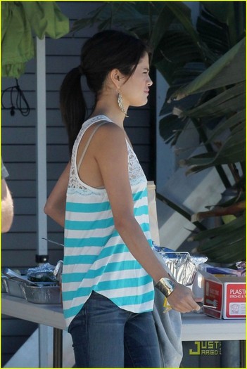 selena-gomez-justin-studio-01 - Selena Gomez  Studio Time with Justin Bieber