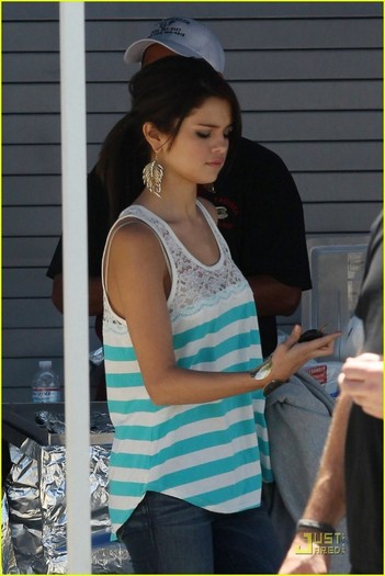 selena-gomez-justin-studio-04