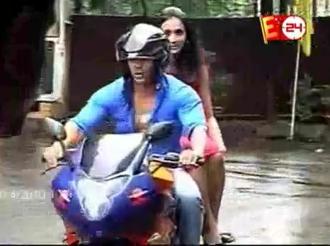 zA6B8 - DILL MILL GAYYE CUTE KASH BIKE SCENE