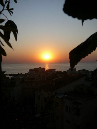 20 iulie 2011 004 - Marea vazuta de la fereastra mea