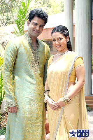36664_131930780174291_100000721106527_213308_3269495_n - xxAther Habib si Pooja Joshixx