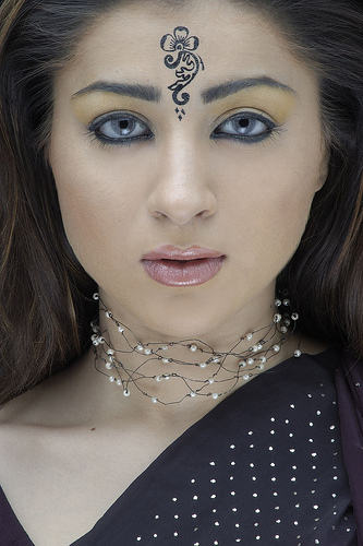 375602313_0694363102 - Bindi1