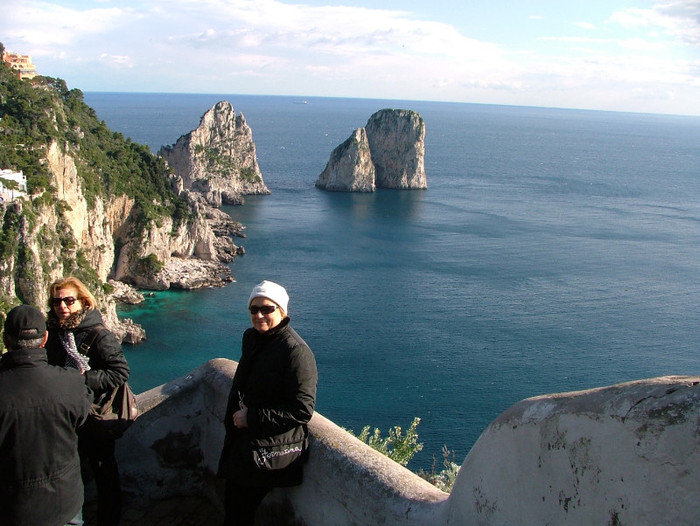 dorina con i faraglioni - INSULA CAPRI