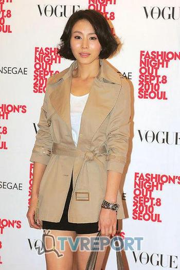 tv1v - a---park ye jin---a