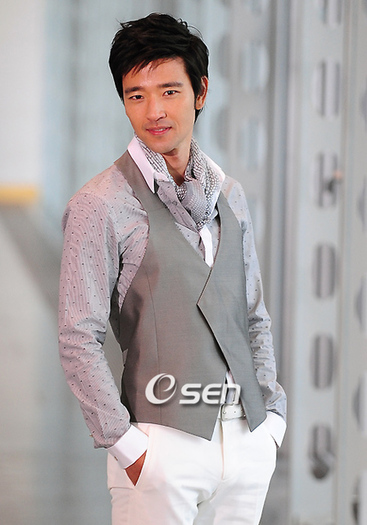 200904211633059230 - Bae Soo Bin - alte poze