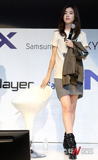 50ccb36f9379354a6159f3a - a---han hyo joo 2---a