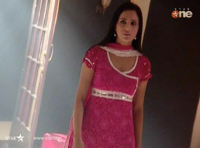 3 - DILL MILL GAYYE KASH ROOM BOXING SCENE KAPZ