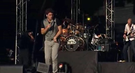 RBD_[Live_In_Brasilia]_2009_DVDRip_Xvid_Audio_Mp3_By_aLLaN-260 - RBD in Brasilia