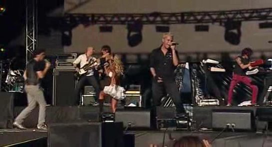 RBD_[Live_In_Brasilia]_2009_DVDRip_Xvid_Audio_Mp3_By_aLLaN-264 - RBD in Brasilia