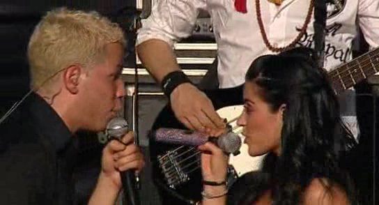 RBD_[Live_In_Brasilia]_2009_DVDRip_Xvid_Audio_Mp3_By_aLLaN-370