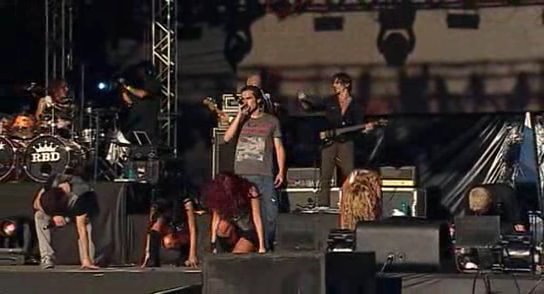 RBD_[Live_In_Brasilia]_2009_DVDRip_Xvid_Audio_Mp3_By_aLLaN-402