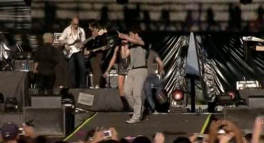 RBD_[Live_In_Brasilia]_2009_DVDRip_Xvid_Audio_Mp3_By_aLLaN-420
